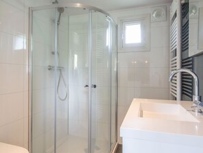 Bathroom - Apartment in Netherlands Near Nature Trails (Arcen)