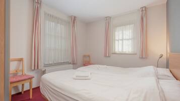 House | 3 bedrooms, individually furnished