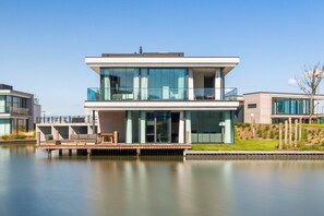 Villa | Exterior - Villa by Lake Veere With Stunning Water Views (Arnemuiden)