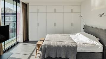 Villa | 4 bilik tidur, dilengkapkan perabot secara berasingan, cadar katil