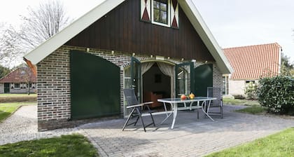 Comfy Holiday Home with Dishwasher near Meppel