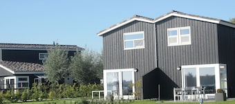 Comfortable Villa With Combi-microwave, Near Terherne