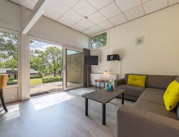 Living room - Well-kept Bungalow With Microwave Near Valkenburg (Walem)