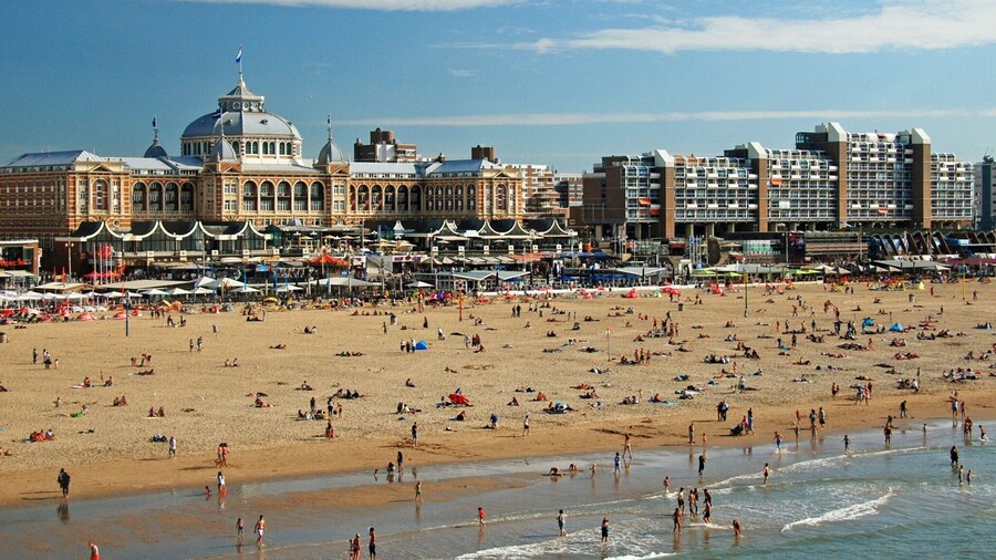 Restyled Holiday Home with Fireplace near Beach