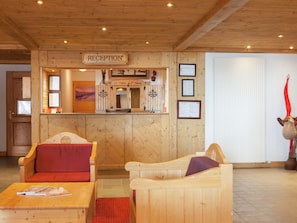 Reception - Comfortably Furnished Apartment at an Altitude of 1900 m (Les Belleville)