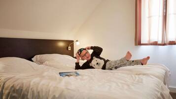 4 bedrooms, individually furnished, WiFi