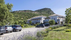 Exterior - Apartment in Corsica Near Stunning Beaches (Oletta)