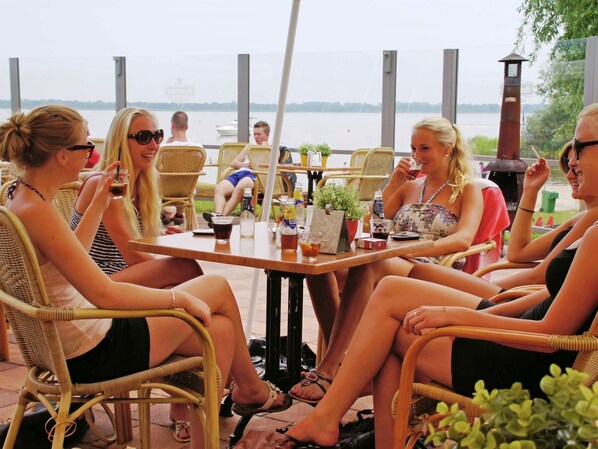 Pool - Chalet in Bergumermeer by the Marina (Sumar)