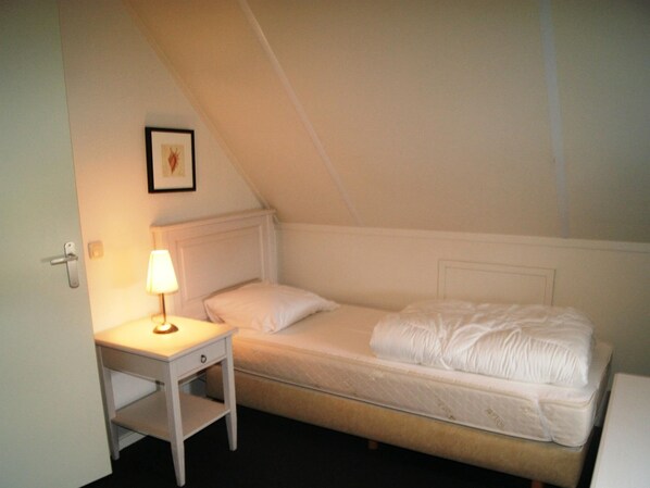 3 chambres, ameublement personnalisé, draps fournis