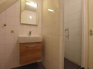 House | Bathroom | Shower - Cosy Holiday Home in Wierden With Playground (Enter)