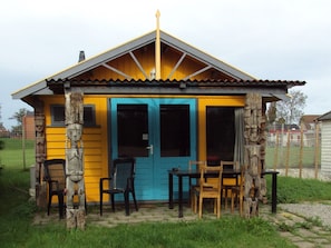 Exterior - Comfy Chalet with Microwave near Wadden Sea (Tzummarum)