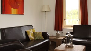 Living room - Comfortable Detached Villa With Dishwasher, in the Nature (Simonshaven)