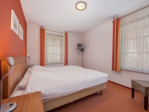 House | 3 bedrooms, individually furnished - Thatched Villa With Dishwasher Near Appelscha (Appelscha)