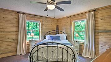 2 bedrooms, iron/ironing board, Internet, bed sheets