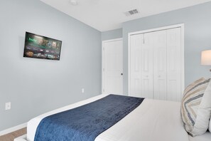 3 bedrooms, desk, iron/ironing board, travel cot