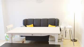 Apartamento | Área de estar | TV de tela plana
