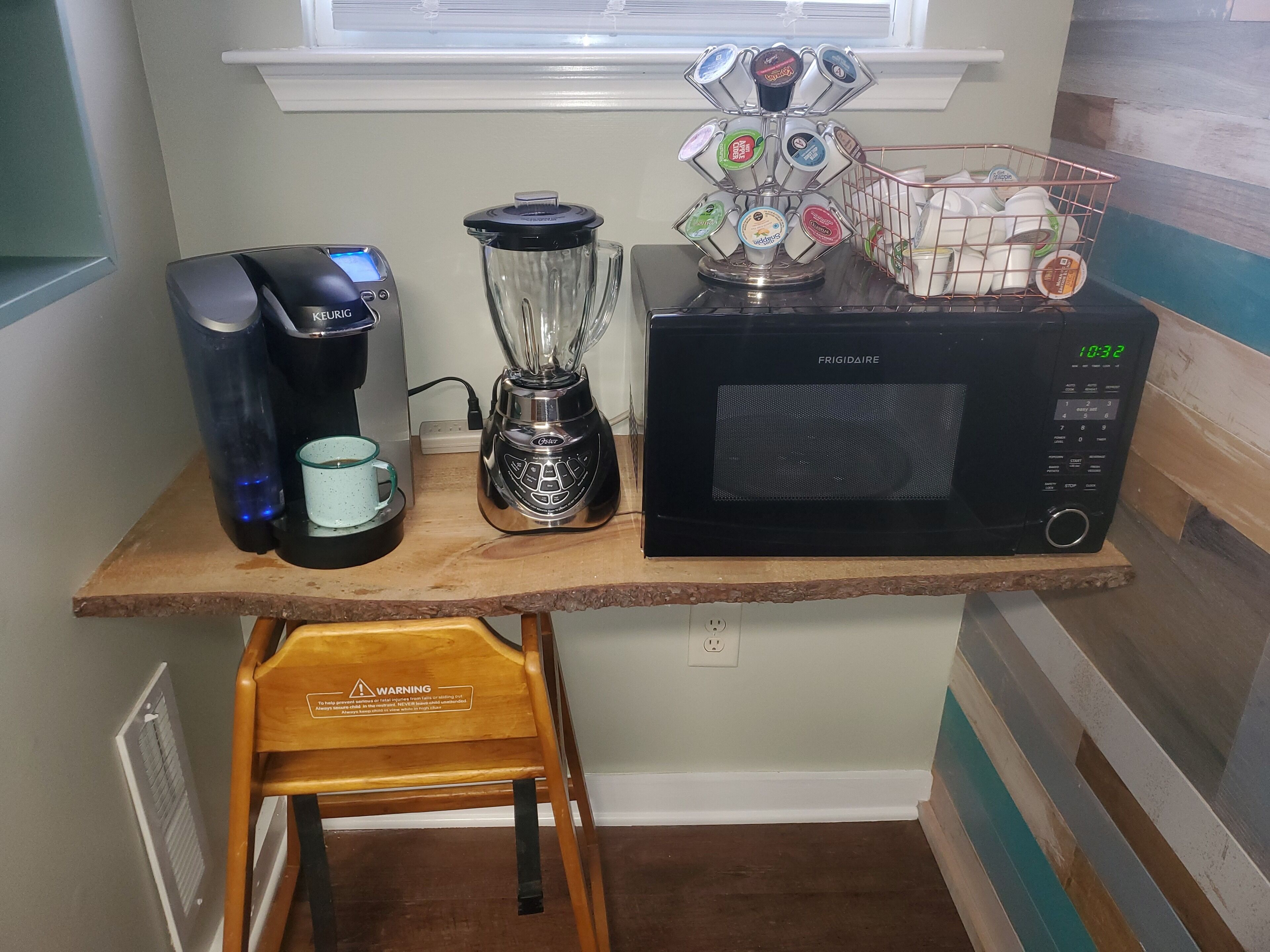 Welcome to Riptide Stables, 17 Acre Farm, animals, ponds, secluded by the beach!