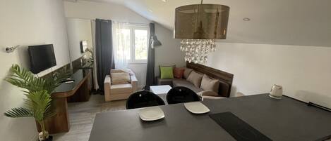 Economy Apartment | Living area
