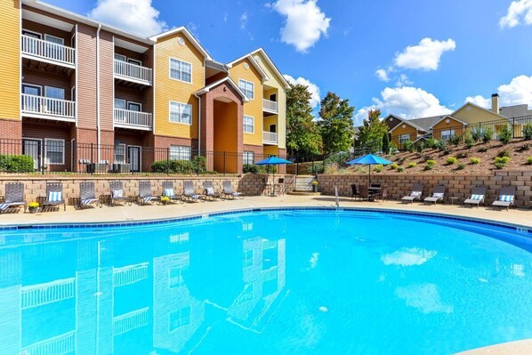 Outdoor pool - St. Ives Crossing (Stockbridge)