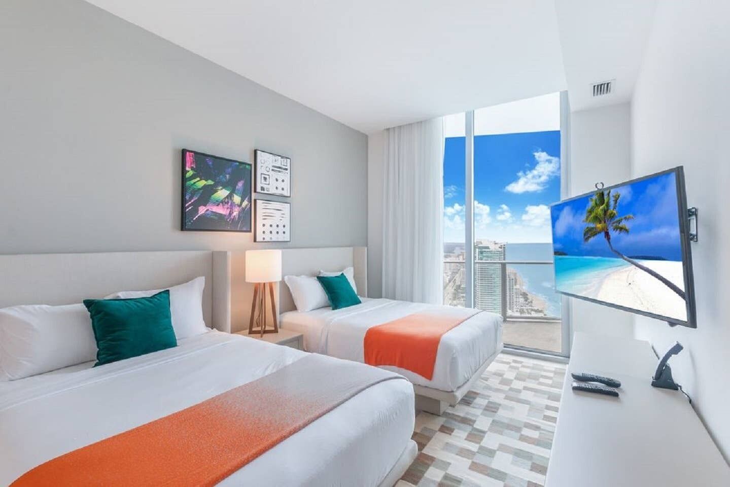 Apartamento superior | Roupas de cama antialérgicas, cofres nos quartos, escrivaninha