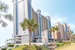 Exterior - Coastal Breezes & Autumn Leaves – Your Fall Break Escape Awaits (Gulf Shores)