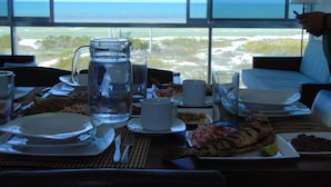 In-room dining - Casa Río Lagartos (Río Lagartos)