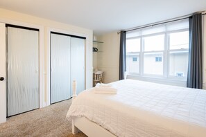 2 bedrooms, desk, free WiFi, bed sheets