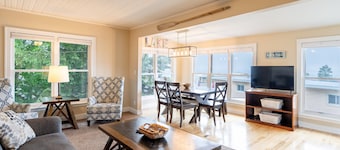 Lake MI Views | Across from Beach | Large 2BR Sleeps 6