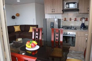 Fridge, microwave, oven, stovetop - Beautiful spacious duplex with terrace, Bogotá Airport - Aerocivil. (Fontibón)