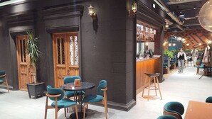 مطعم