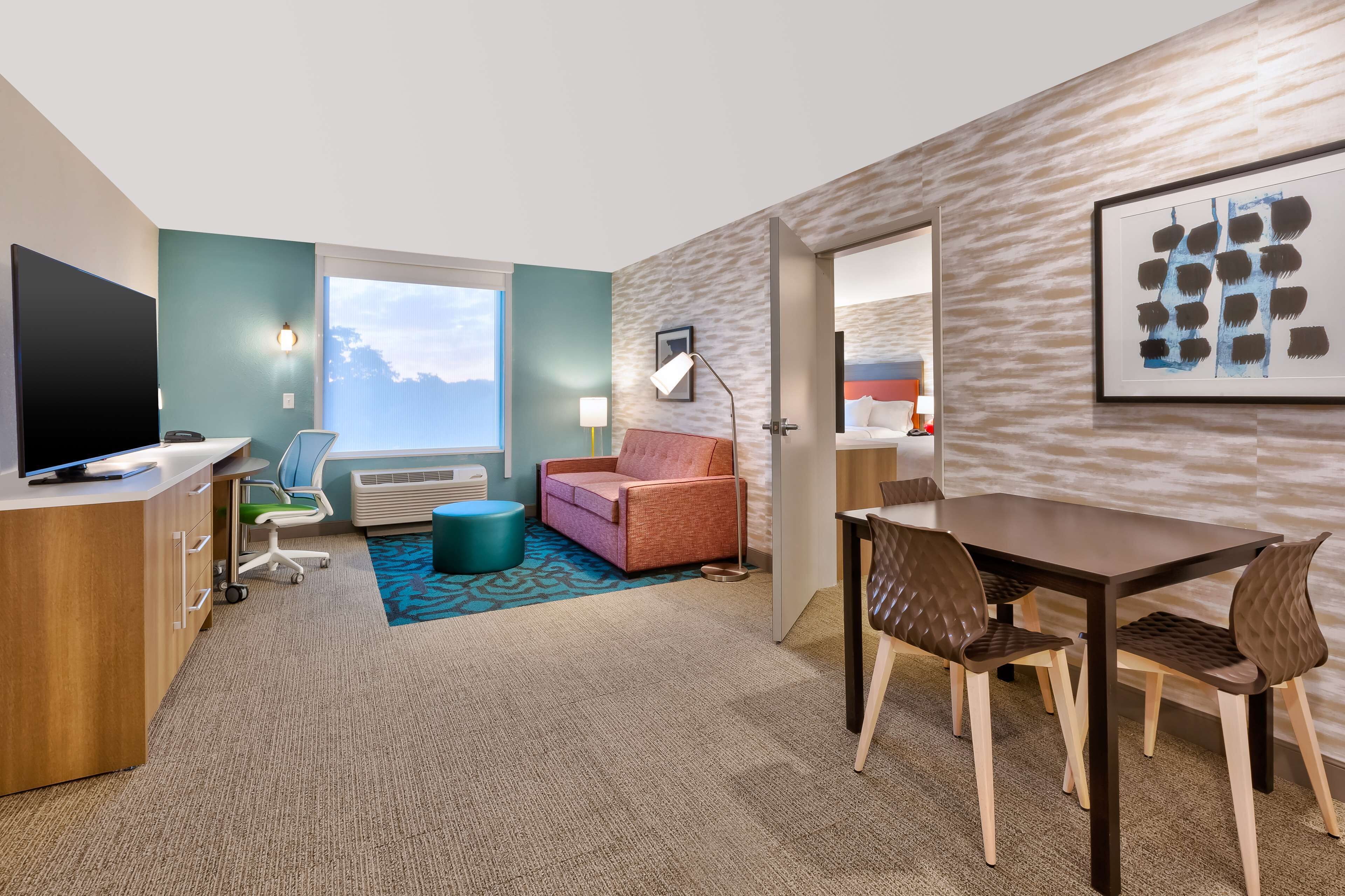 suite, 2 queen beds, accessible, bathtub | iron/ironing board, free wifi, bed sheets