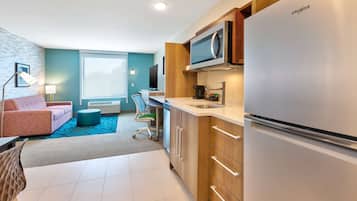 Suite, 1 Bedroom, Non Smoking | Private kitchen