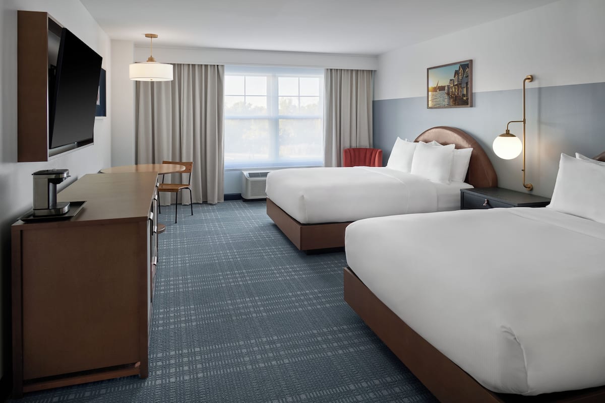 1 bedroom, premium bedding, in-room safe, laptop workspace