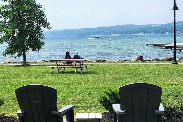 Platja a a prop i caiac