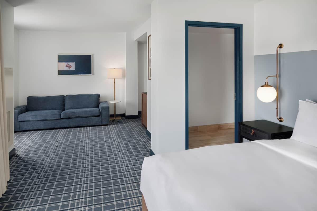 1 bedroom, premium bedding, in-room safe, laptop workspace
