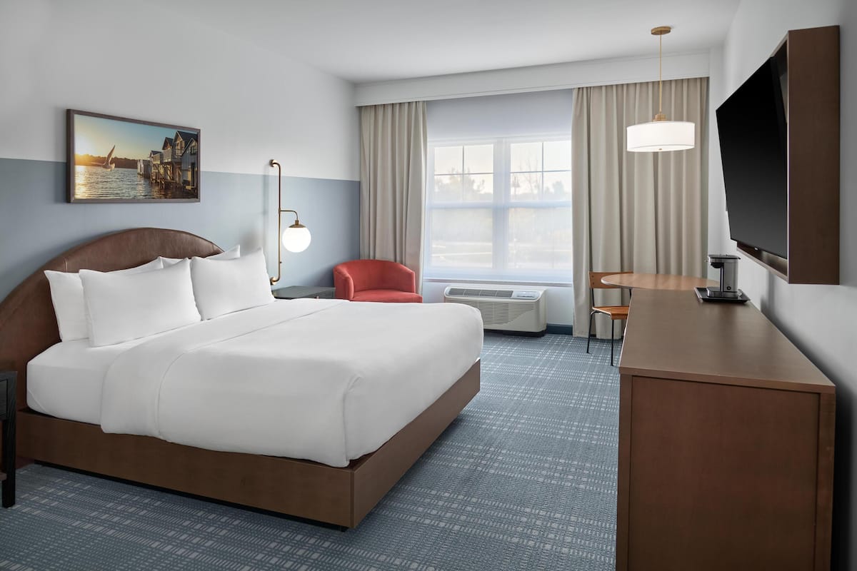 1 bedroom, premium bedding, in-room safe, laptop workspace