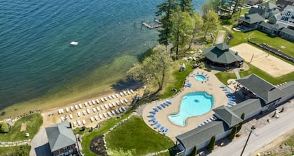 🌟 Newly Renovated Lakeside Haven – Your Premier Retreat! 🏡🌊🚤