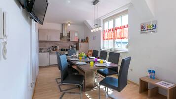 Kühlschrank, Ofen, Herdplatte, Geschirrspüler