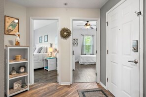 2 habitaciones, tabla de planchar con plancha y wifi gratis 