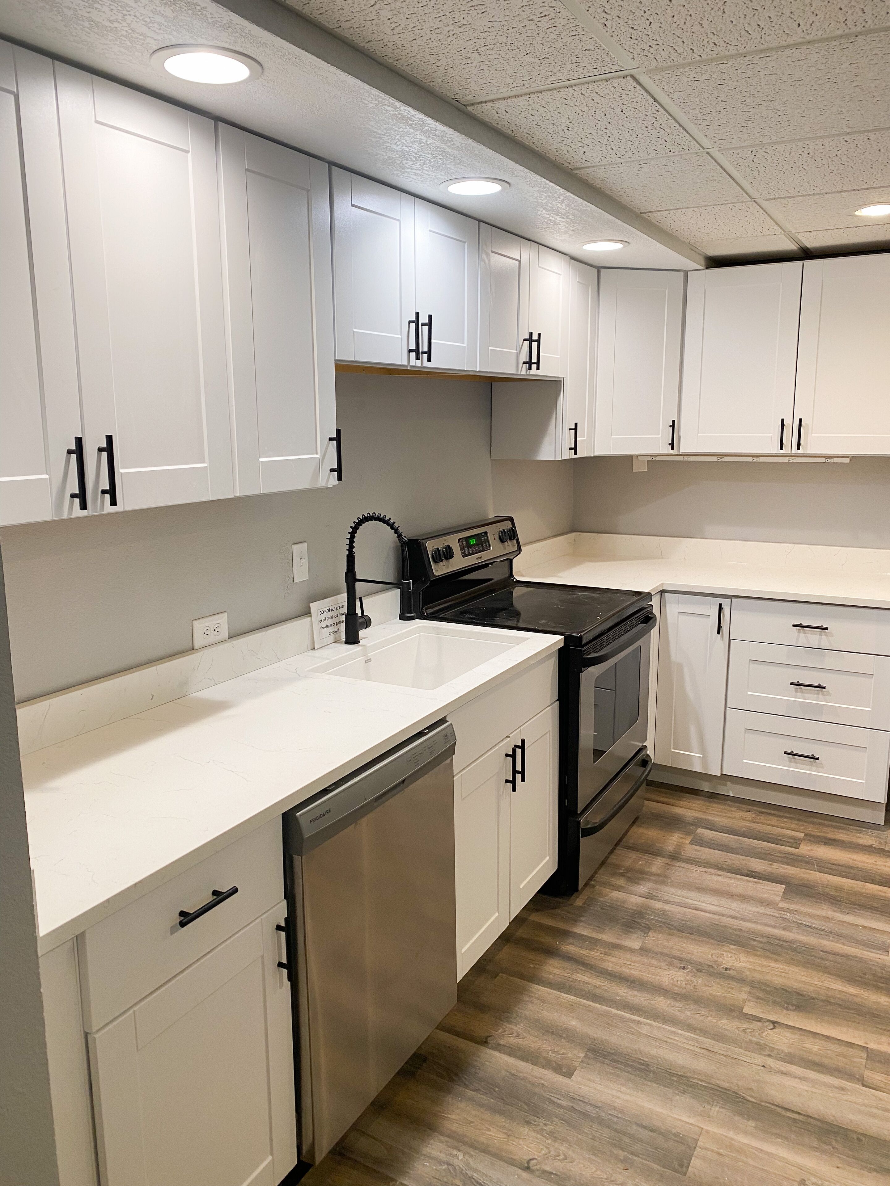 Newly Renovated! CB Condo unit 104 (sleeps up to 8), Quincy, WA