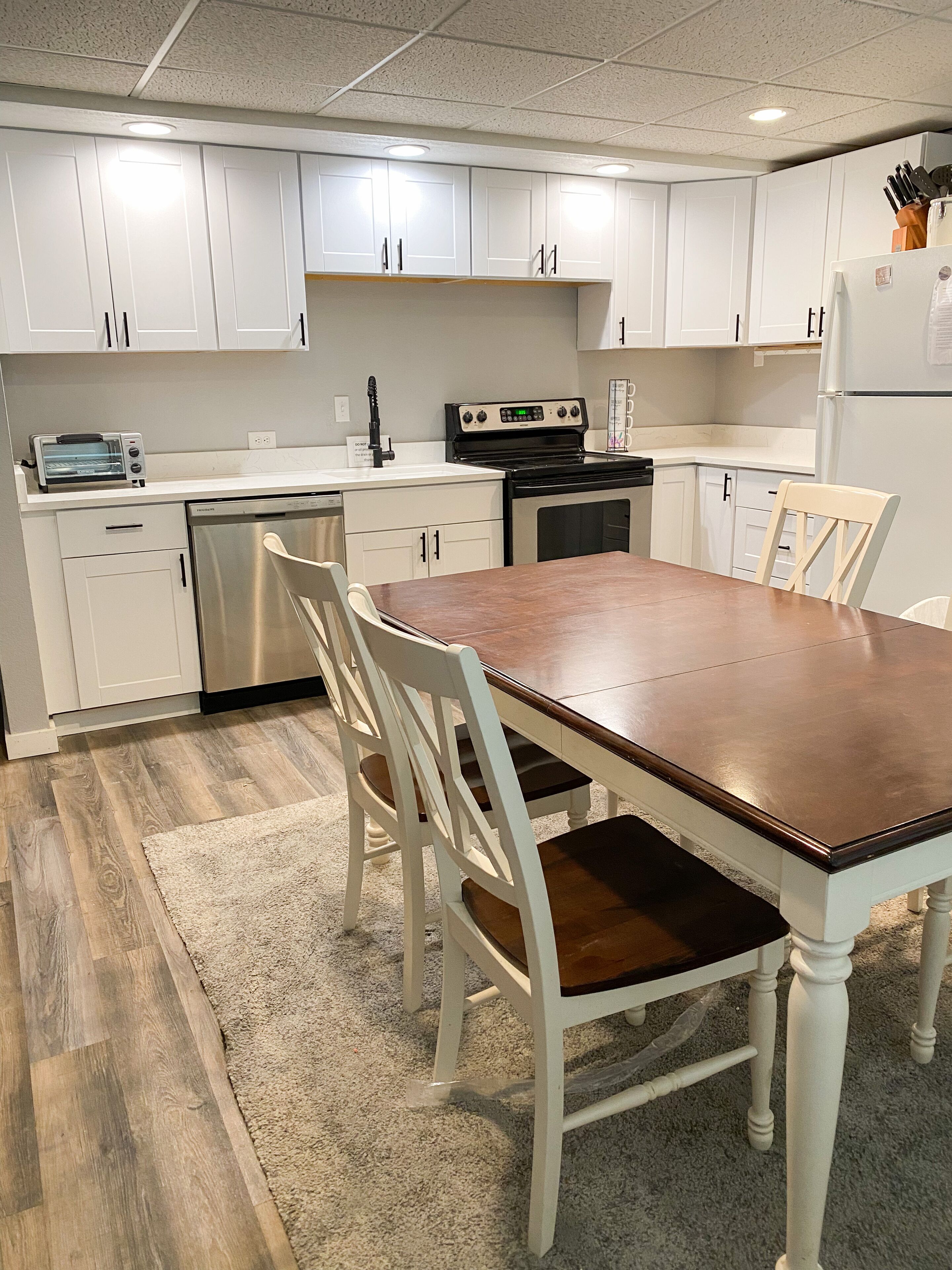 Newly Renovated! CB Condo unit 104 (sleeps up to 8), Quincy, WA