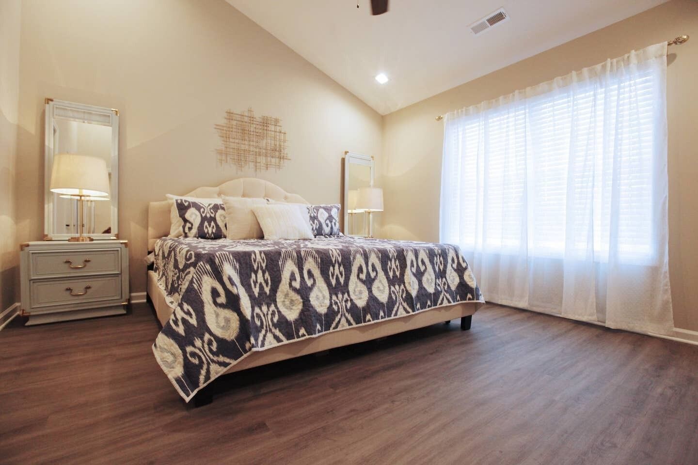 3 chambres, fer et planche à repasser, Wi-Fi gratuit, draps fournis