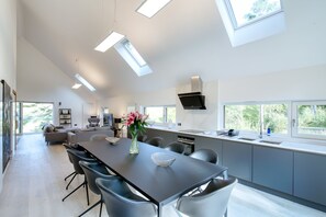 Dining - An Caisteal chalet sleeps up to 8 guests  in 4 bedrooms with loch, mountain and waterfall view. (Crianlarich)