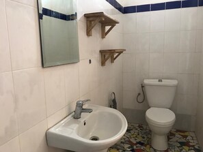 Dusche, Handtücher, Seife, Toilettenpapier