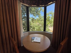 Dining - 279-281 Base area 2 room 2 bath unit sleeps 6 Mt. Crested Butte (Crested Butte)
