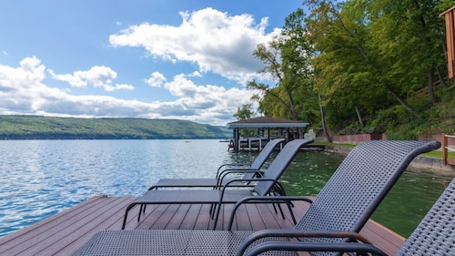 Solitude: "Canandaigua Lake Front + Large Family Home for Finger Lakes Vacation"