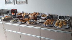 Free daily full breakfast