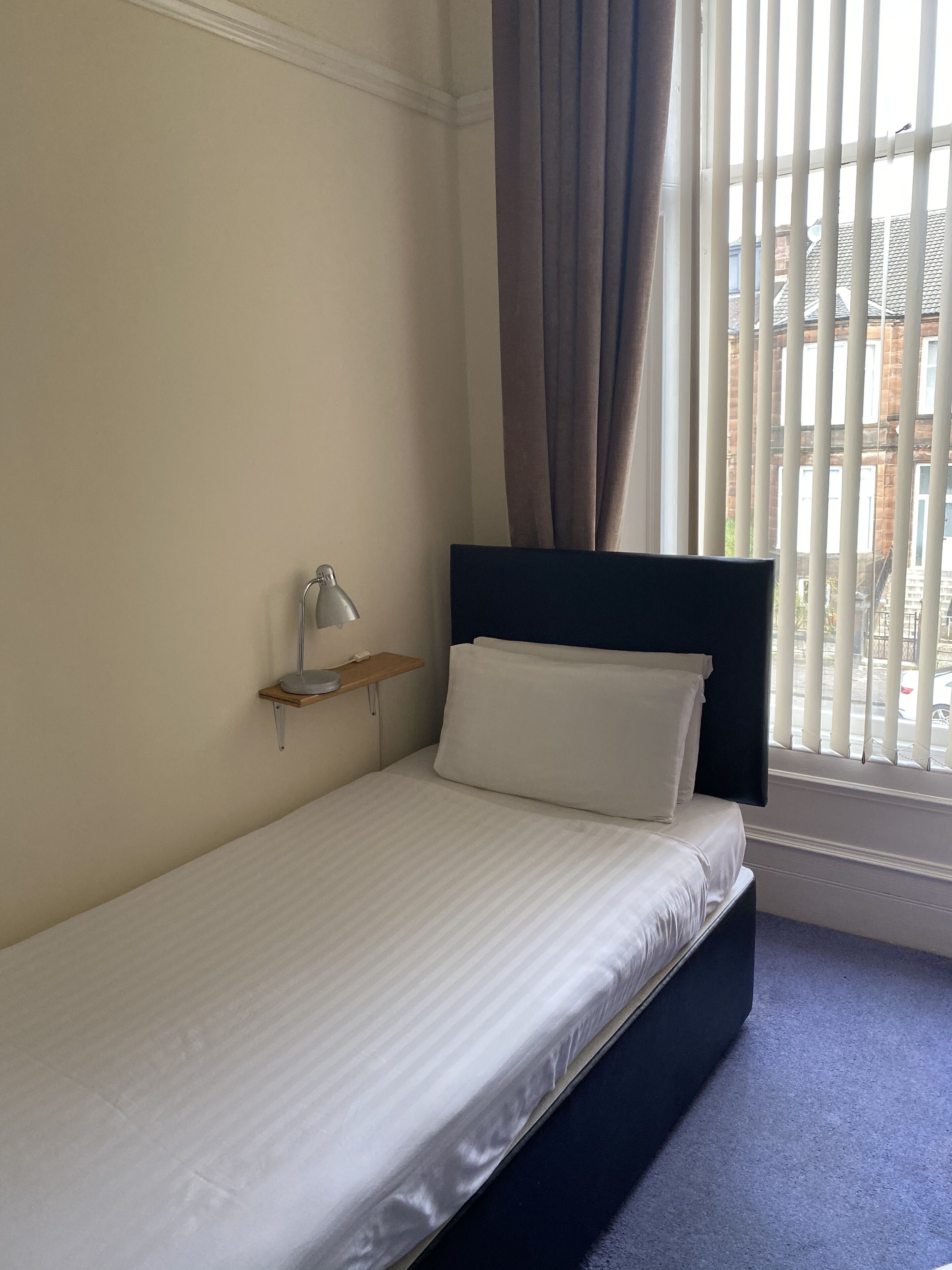 Singola Basic | Biancheria da letto di alta qualità, ferro/asse da stiro, Wi-Fi gratuito