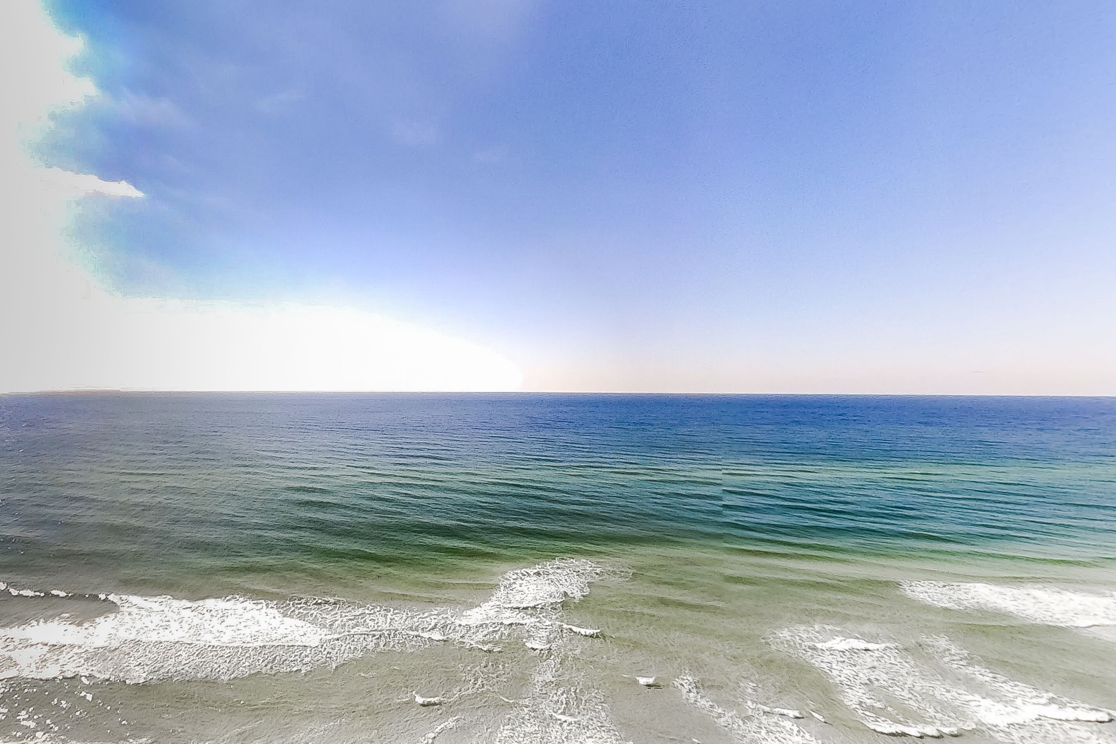 Condo in beachfront resort with pool & hot tub