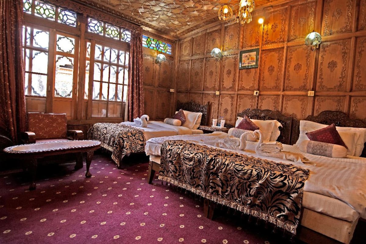 Luxury Room | 1 bedroom, in-room safe, desk, free WiFi